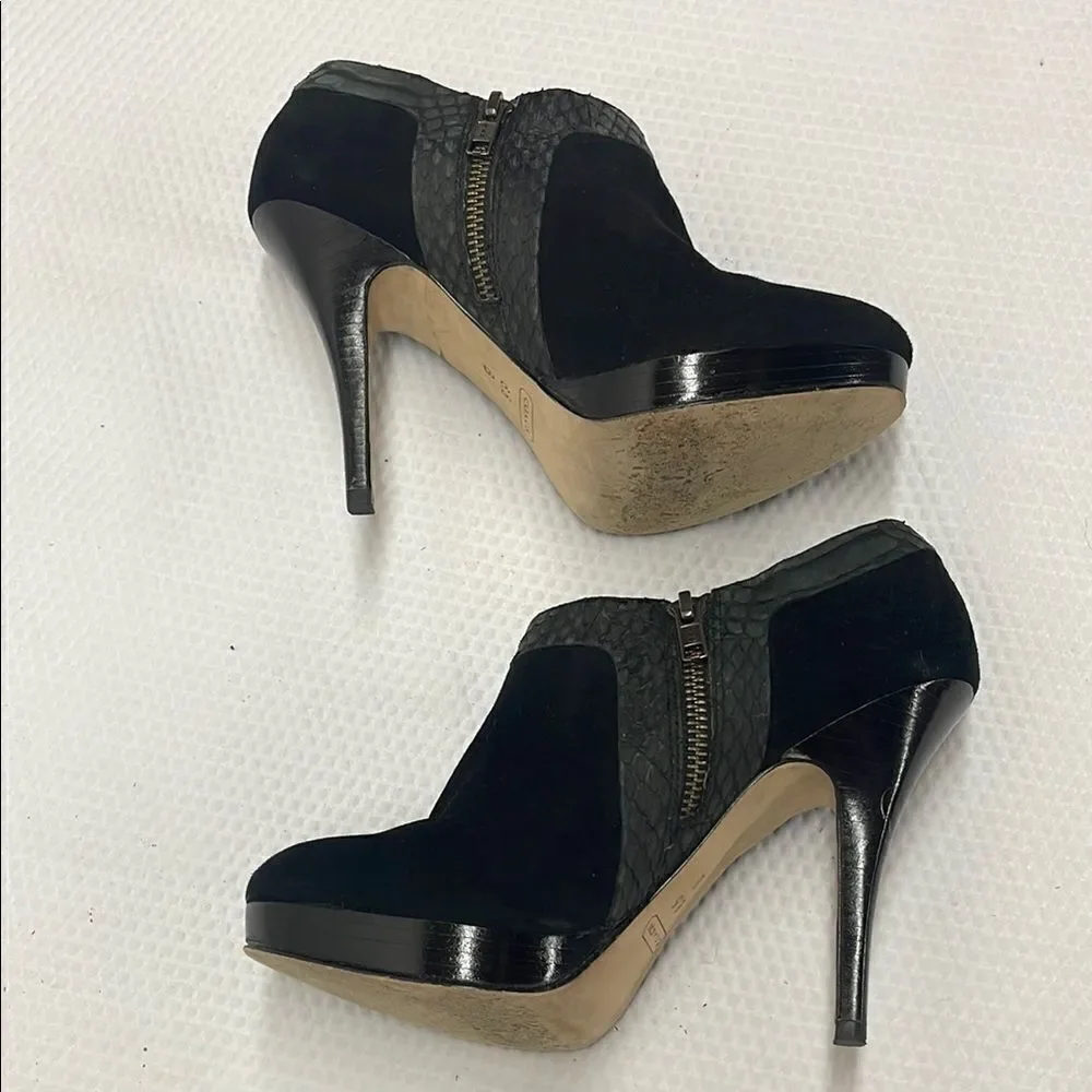 Coach elegant black